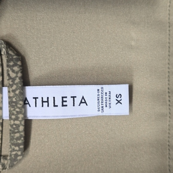 Athleta Zuma Printed Top V Neck High Low Size XS Women’s Viper Shadow Olive - Picture 11 of 15